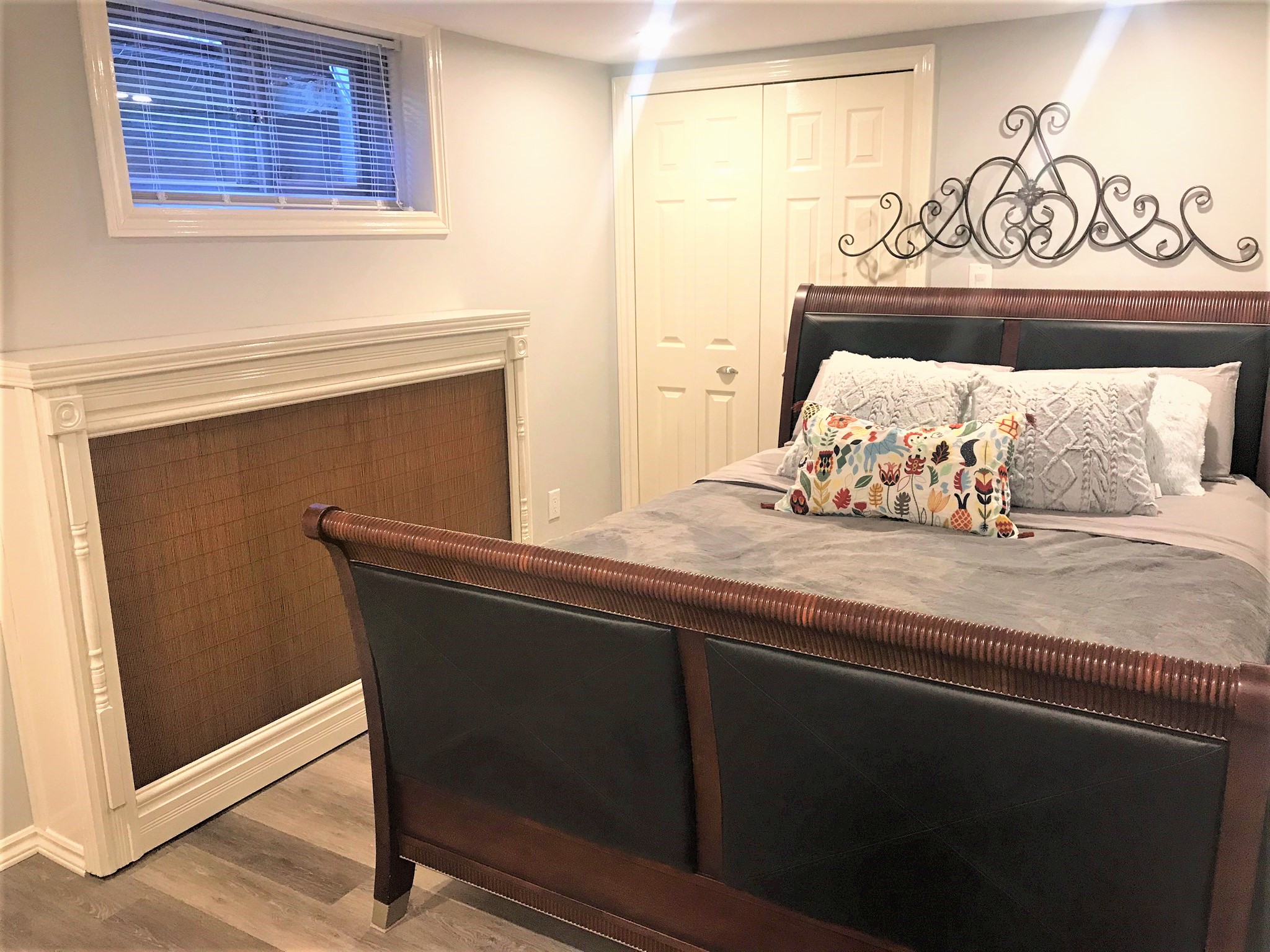 592 Queen Elizabeth Dr - B1